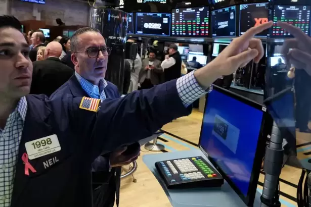 El riesgo pa�s corta su racha alcista pero cierra la semana sobre los 500 puntos
