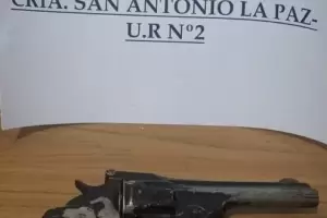 Polic�as secuestran un arma de fuego en La Paz