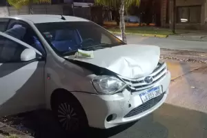 Estaba estacionado y lo chocaron desde atrs
