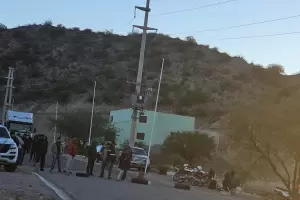 Corte de ruta en Beln: reclaman por los aumentos de luz y agua y piden por el Gobernador