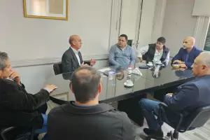 Acuerdo de cooperacin entre la Facultad de Tecnologa y el IPV