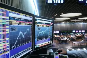 El riesgo pas cerr por abajo de los 600 puntos por primera vez desde 2018