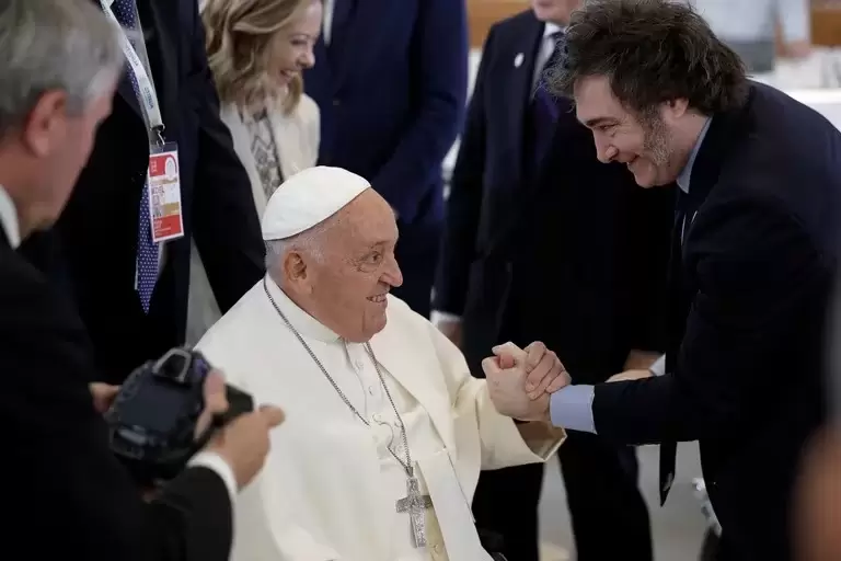 francisco y milei g7