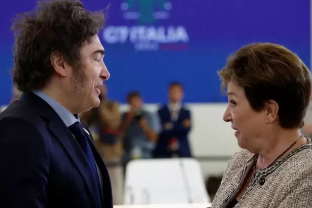 El FMI ajust� sus previsiones para la econom�a argentina: menos crecimiento y m�s inflaci�n