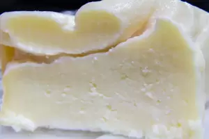 Cu�l es la diferencia entre el queso cremoso y el mantecoso