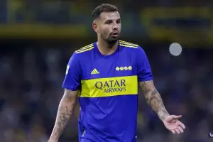 Balearon el auto de un exfutbolista de Boca durante un intento de robo