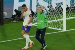 Mbapp se fractur en medio de un partido y podra perderse el resto de la Eurocopa