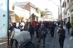 La decisin de destrabar el conflicto es exclusiva del intendente, acusan desde el SOEM