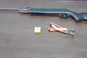 Aprehenden a un adolescente con un rifle de aire comprimido