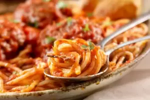 Cmo cocinar fideos ahorrando luz o gas: el tip para ganarle unos minutos al consumo