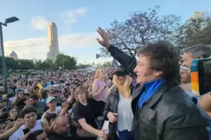 Milei encabeza un acto en Rosario para homenajear a Belgrano y luego viaja a Espaa