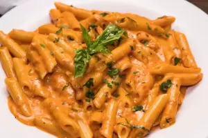 Receta de salsa rosa cl�sica: delicada y sabrosa que queda bien con cualquier pasta