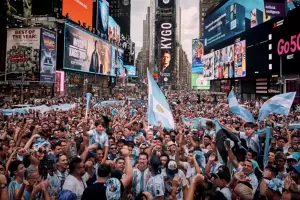Hinchas argentinos hicieron un banderazo en New York, en la previa del partido con Chile
