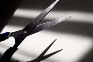 Inseguridad: Una joven fue vctima de un violento asalto en la parada de un colectivo