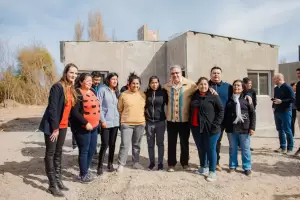 El Gobernador visit la obra de viviendas para familias afectadas por crecida del ro