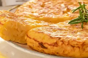 Paso a paso, cmo hacer una tortilla de papas en la freidora de aire