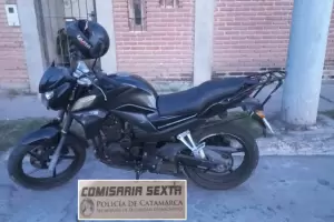Lo persiguieron empujando una moto, se fug y fue detenido
