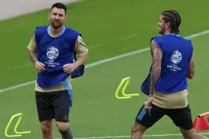 Argentina enfrenta a Ecuador: Lautaro va de arranque y no descartan a Messi