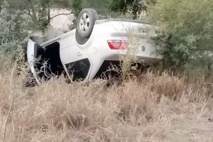 Dos heridos tras un grave vuelco en Ruta Nacional N38