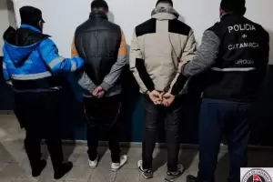 Detienen a dos hombres en un puesto caminero de Capayn