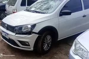 Conductor choc con un automvil y descubrieron que estaba borracho