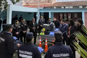 Entregaron de uniformes y elementos de seguridad a la polica del interior