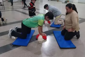 Dictaron taller de Reanimacin Cardiopulmonar a estudiantes y docentes