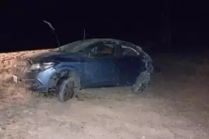 Dos hombres resultaron heridos tras protagonizar un violento vuelco en Capayn