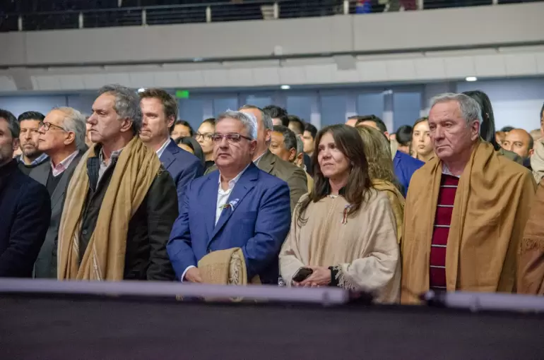 acto-apertura-poncho 2024