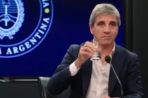 Caputo asegur que "no importa si salimos del cepo un mes antes o despus" y pidi confiar en el programa del Gobierno