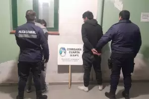 Robaron en una panaderia y fueron detenidos