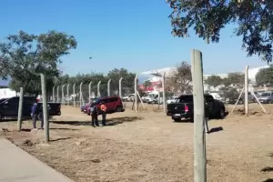 Trabajadores de Textilcom reclaman el bloqueo de ingreso a su playa de estacionamiento