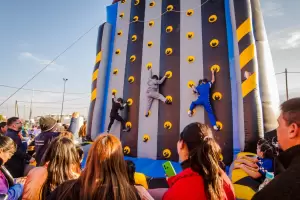 Poncho 2024: La zona de inflables, un boom entre los ms chicos