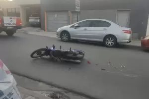 Un motociclista sufri lesiones por evitar chocar con un perro