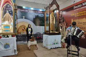 Emotivo homenaje en el Poncho de Ramiro Martnez a la Virgen del Valle y a Esqui