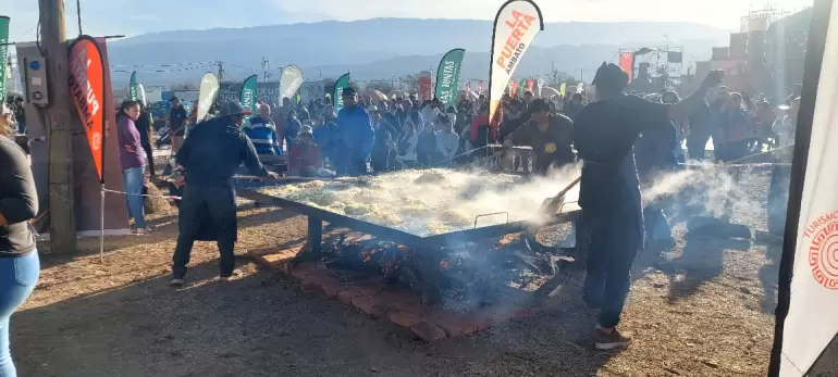 sasta poncho la puerta