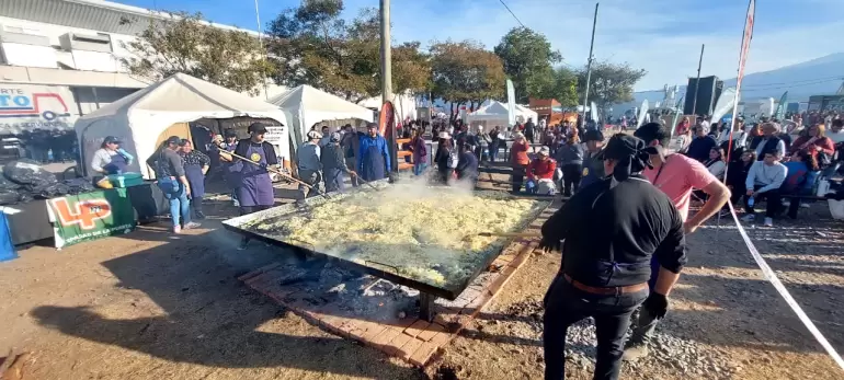 sasta poncho la puerta