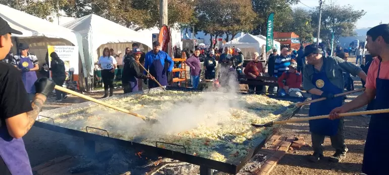 sasta poncho la puerta