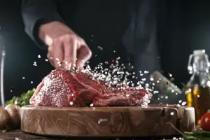 Ni chimichurri ni manteca: el truco para darle ms sabor a la carne a la parrilla