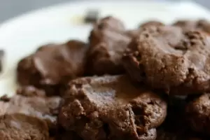Galletas de caf y chocolate sin harinas y sin horno, una receta sencilla de preparar