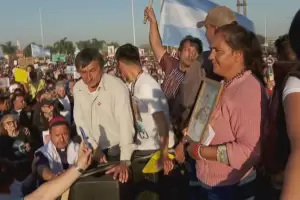 Multitudinaria marcha pidiendo por la aparicin de Loan