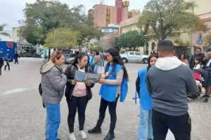 Estudiantes de Turismo asistieron a turistas en la Capital como Anfitriones