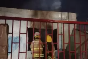Bomberos Voluntarios sofocaron incendio en una vivienda