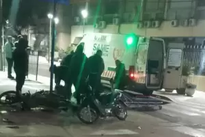 Dos motocicletas colisionaron en pleno centro