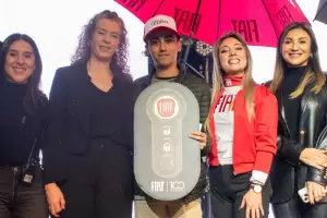 El auto del Poncho tiene dueo: Alan de 19 aos se llev el premio de la noche final