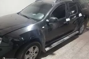 Polic�as recuperaron un freezer sustra�do y secuestraron una camioneta