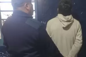 Tena una perimetral pero regres para volver a agredir a su madre