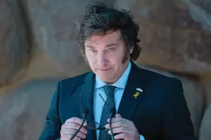 Milei felicit al presidente de Paraguay por alcanzar la calificacin "investment grade"