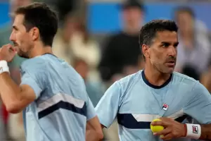 El dobles argentino de tenis cay en su debut ante la dupla espaola en Paris 2024