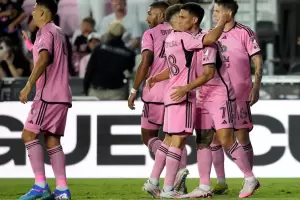 Con Messi en la platea, Inter Miami venci 2-0 al Puebla en el inicio de la Leagues Cup